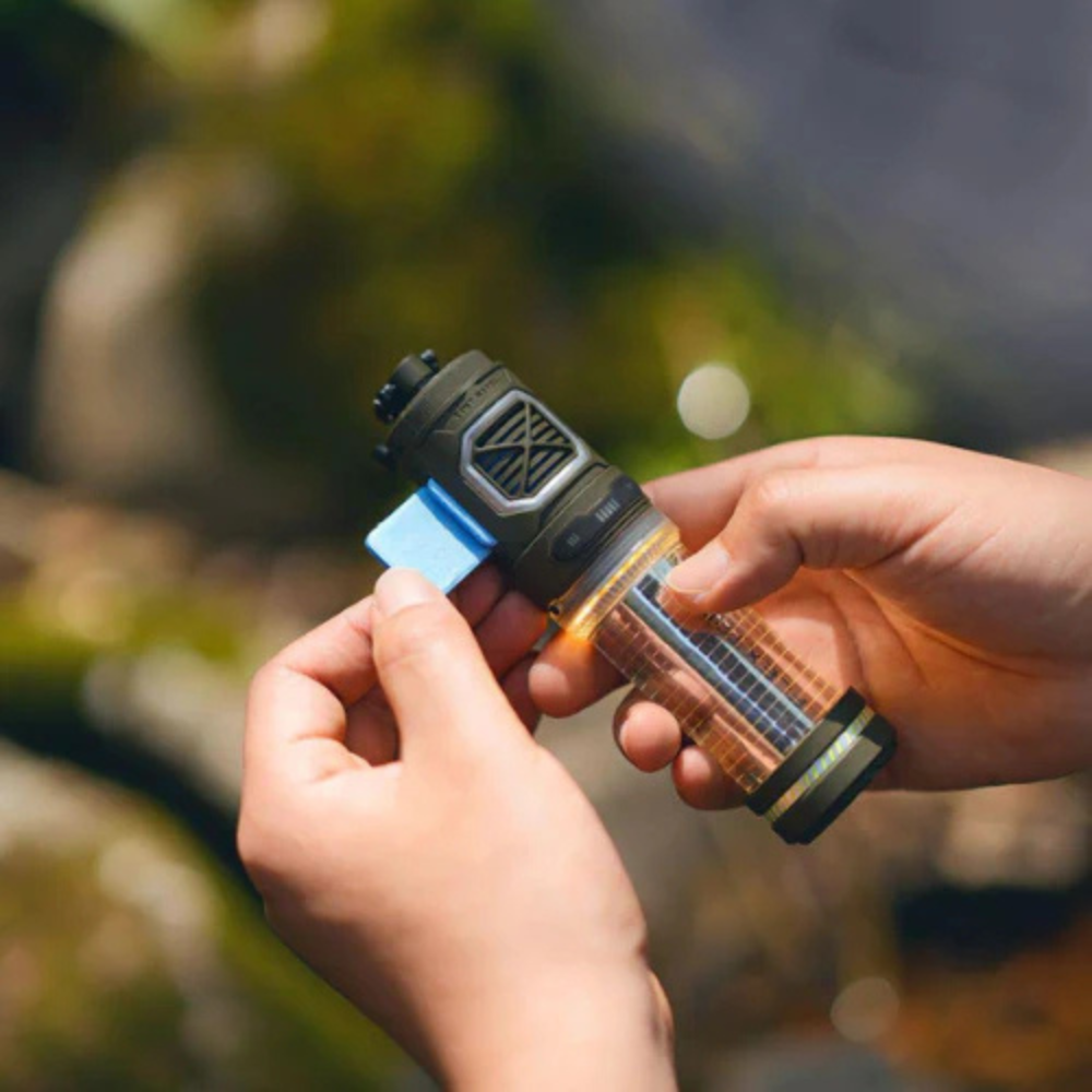 Portable Mosquito Repellent with Lighting (2-in-1)